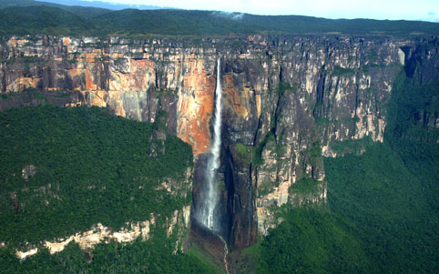 Vista aérea do Salto Ángel. (reprodução)